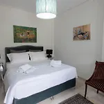 Met & Kas Corner Spacious House With Countryard شقة *