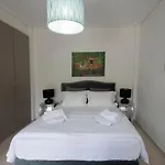 شقة Met & Kas Corner Spacious House With Countryard *