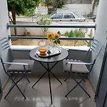 Met & Kas Corner Spacious House With Countryard * فولوس