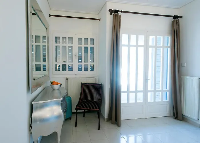 Met & Kas Corner Spacious House With Countryard Volos