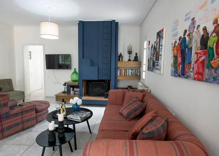 Met & Kas Corner Spacious House With Countryard * Volos