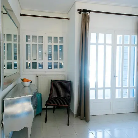 Met & Kas Corner Spacious House With Countryard 볼로스