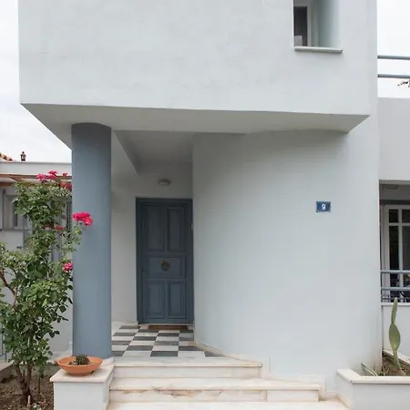 Met & Kas Corner Spacious House With Countryard Apartment