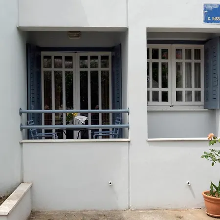 Met & Kas Corner Spacious House With Countryard