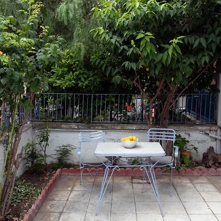 Apartment Met & Kas Corner Spacious House With Countryard