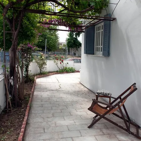 Met & Kas Corner Spacious House With Countryard Apartment *