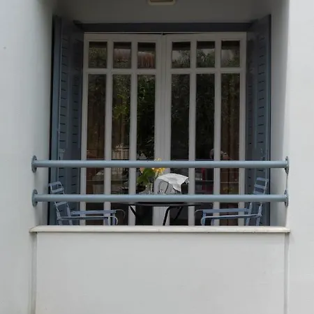 Met & Kas Corner Spacious House With Countryard *
